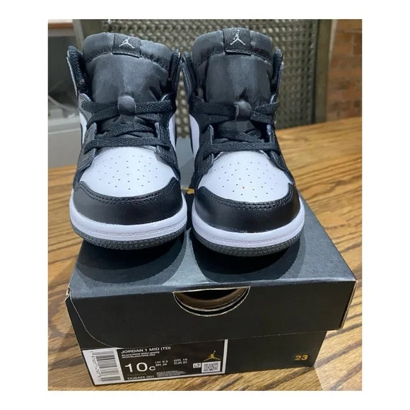 Jordan 1 Kids Gym Shoes Size 10C - Picture 4 of 5